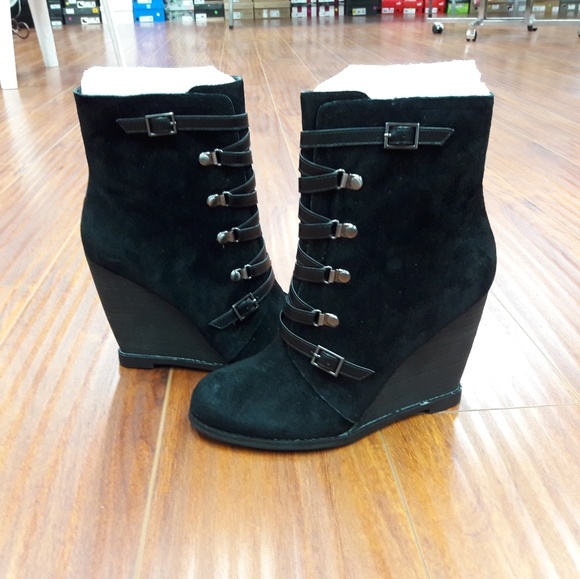 BCBGeneration Shoes - BCBG suede boots